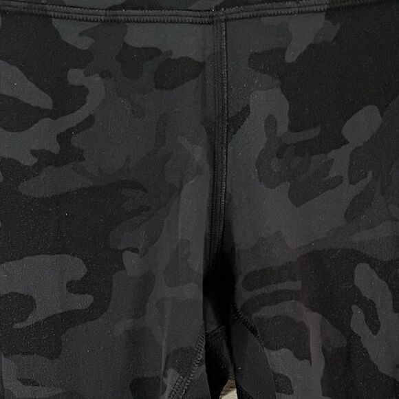 Lululemon Align Crop 21” Incognito Camo Multi Gray Size 4 - Picture 2 of 6